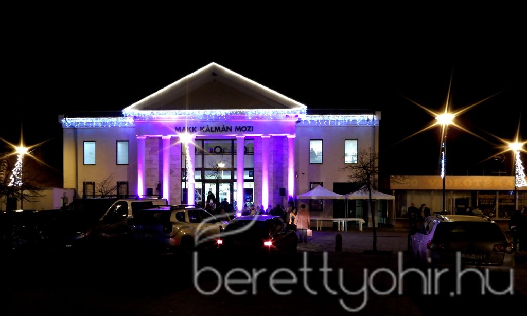 Fellobbant a szeretet lángja is 03